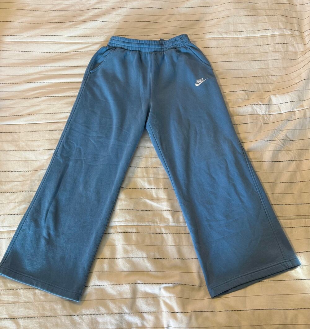 Nike Kids Club Fleece Mid-Rise Wide-Leg Sweatpants- Y XL